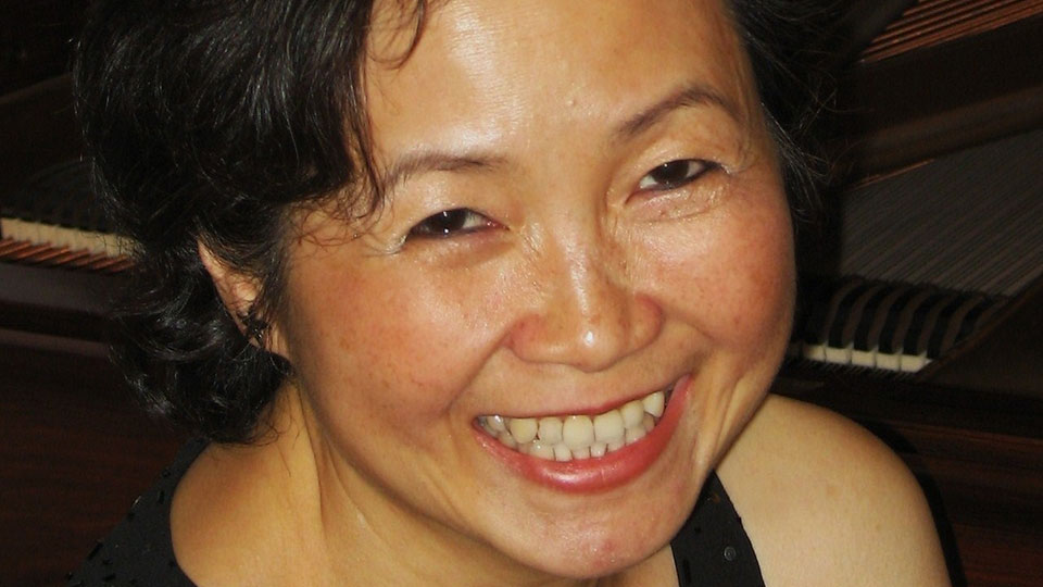 Headshot for Dr Vivian Choi