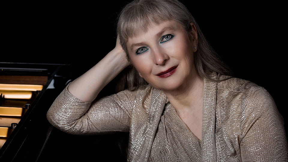 Headshot for Dina Parakhina