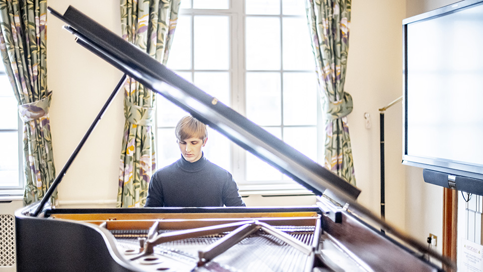 Artist Diploma in Performance student playing the piano Artist Diploma in Performance student playing the piano