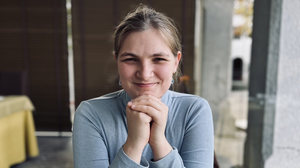 Headshot for Emilia De Geer